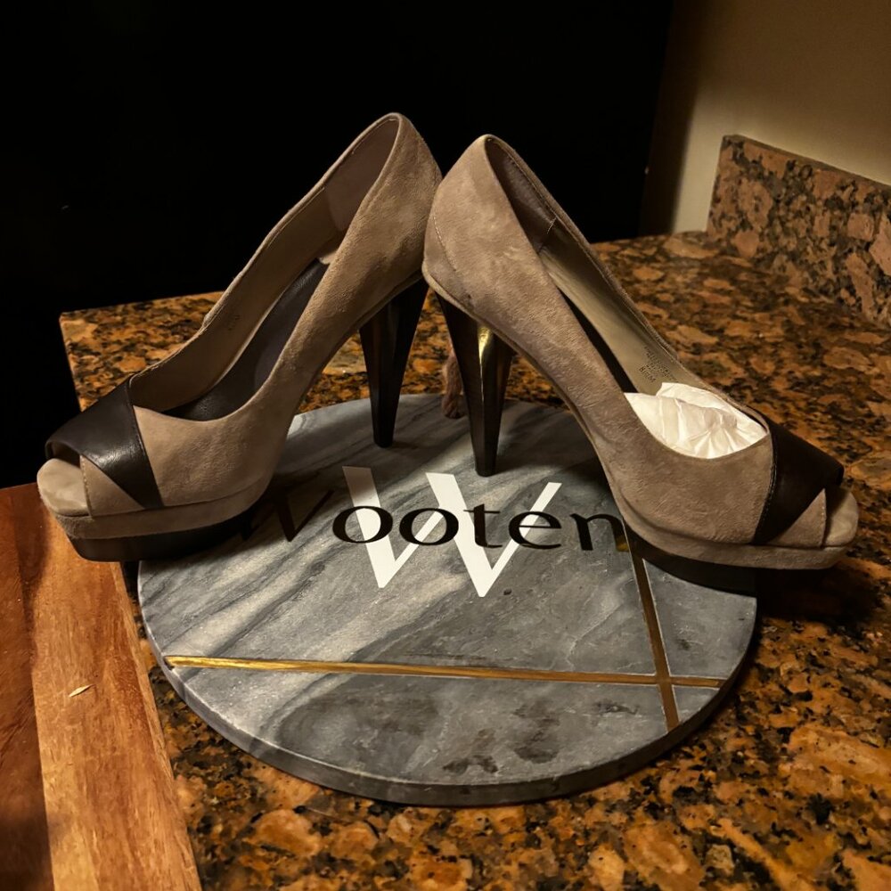 Max Studio Platform Heels In EXCELLENT CONDITION! - Picture 4 of 6